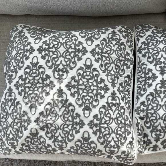 Set of 2 Pillow Covers for 20x20 pillow - Picture 2 of 3